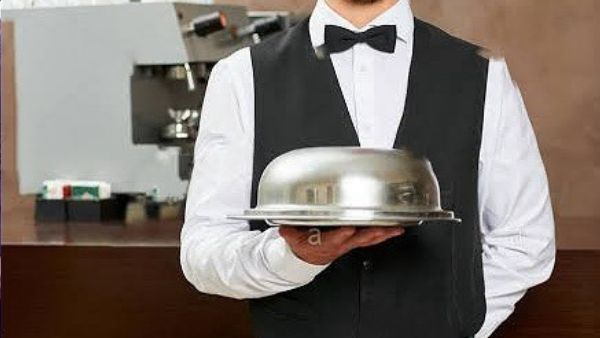 वेटर्स की ड्रेस पर संग्राम वेटर्स की ड्रेस पर संग्राम