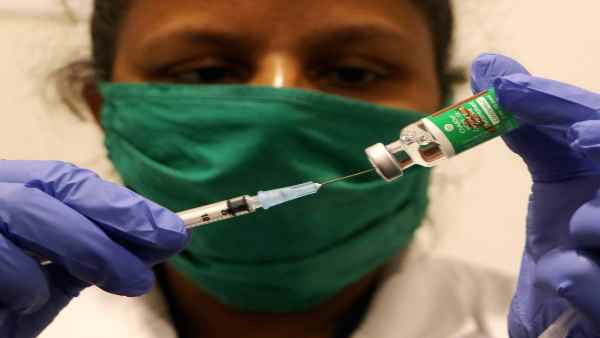 कोरोना वैक्सीन की दो खुराक में अंतर बढ़ाने से क्या फायदा होगा ?