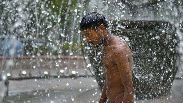 बारिश के बावजूद कम नहीं होगा तापमान