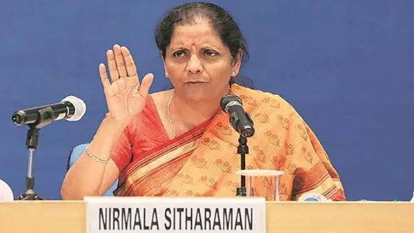 सरकार की इन बजत स्कीम के इंटरेस्ट रेट्स को भी किया गया कम सरकार की इन बजत स्कीम के इंटरेस्ट रेट्स को भी किया गया कम