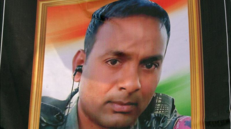 छत्तीसगढ़ हमलाः माँ को मिली टीवी से ख़बर, ऐसे दी आख़िरी विदाईः ग्राउंड रिपोर्ट छत्तीसगढ़ हमलाः माँ को मिली टीवी से ख़बर, ऐसे दी आख़िरी विदाईः ग्राउंड रिपोर्ट