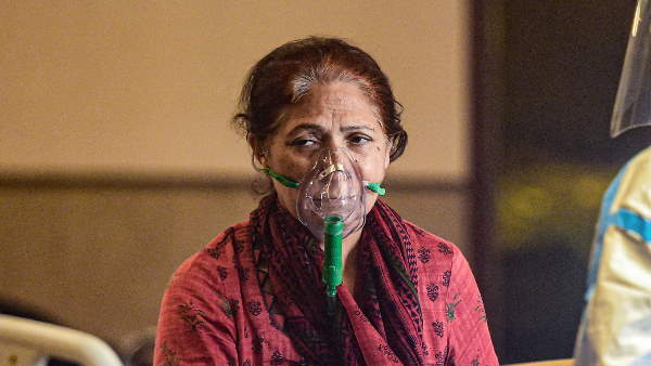 कोरोना हर रोज तोड़ रहा नए मामलों के रिकॉर्ड