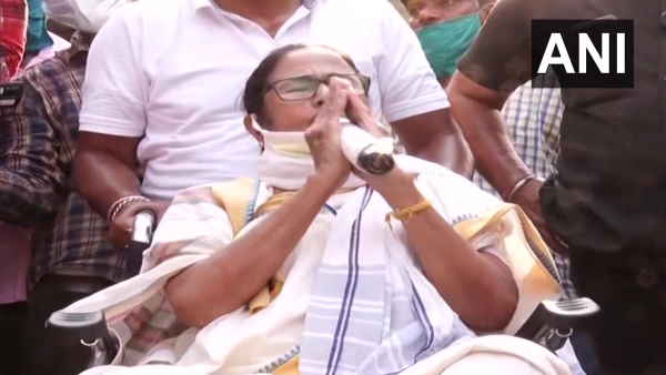 वोटिंग के दिन रैली पर लगाया आरोप