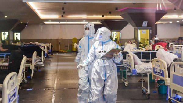 देश में कोरोना के 3,32,730 नए केस 