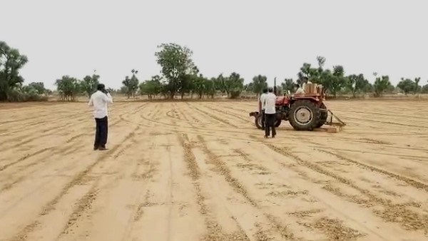 हरसोलाव में हेलीपेड बनकर तैयार, निम्बड़ी चांदावता में बनाया जा रहा हरसोलाव में हेलीपेड बनकर तैयार, निम्बड़ी चांदावता में बनाया जा रहा