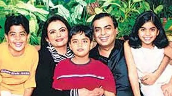 नीता अंबानी बच्चों को देती थीं सिर्फ इतने रुपए