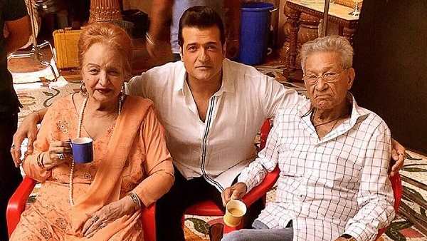 व्हीलचेयर पर थे रजनीश कोहली