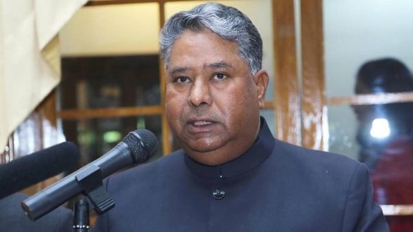 तड़प-तड़पकर पूर्व राजनयिक का निधन