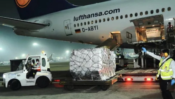 ब्रिटेन सहित इन देशों से आ रही मदद ब्रिटेन सहित इन देशों से आ रही मदद