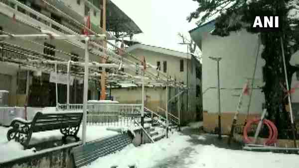 Uttarakhand: Badrinath Dham, Ghangaria, and Mana villages in Chamoli district have been receiving snowfall
