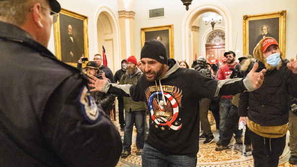 ट्रंप को फेसबुक पर वापस लाने पर हो रही चर्चा