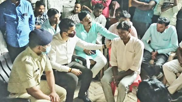 शहादत का बदला लेने की मांग