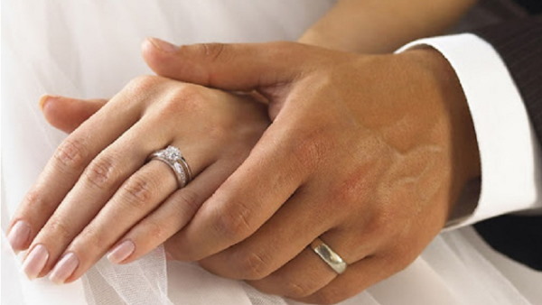 मां ने फिर भी करवाई दोनों की शादी