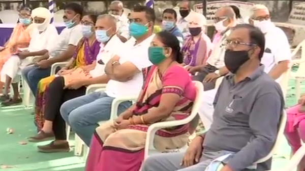 Gandhinagar: vaccination starts of the People (above 45 years age) across country
