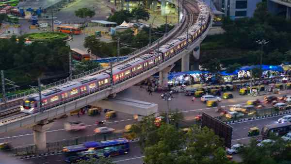 इस महीने के अंत तक येलो लाइन की सभी ट्रेन 8 कोच वाली