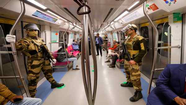 तीनों लाइन पर 40-50 फीसदी यात्री सफर करते हैं