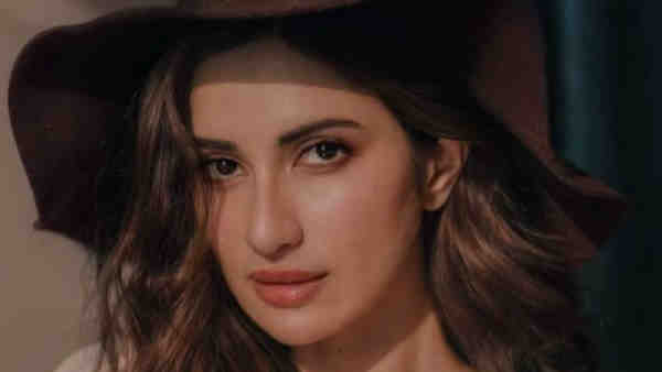 दीक्षा सिंह फेमिना मिस इंडिया-2015 की रह चुकी है रनर अप दीक्षा सिंह फेमिना मिस इंडिया-2015 की रह चुकी है रनर अप