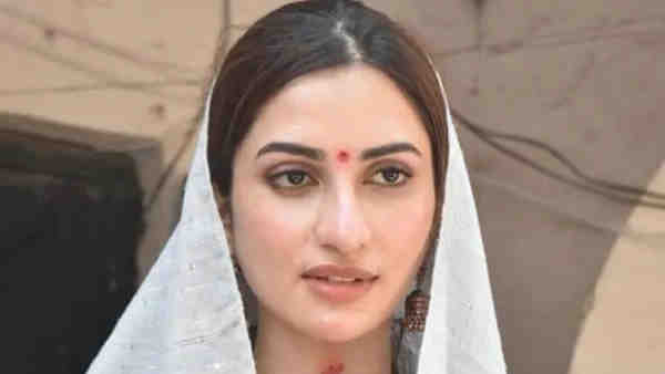बॉलीवुड एक्ट्रेस से दीक्षा सिंह बनी नेता बॉलीवुड एक्ट्रेस से दीक्षा सिंह बनी नेता
