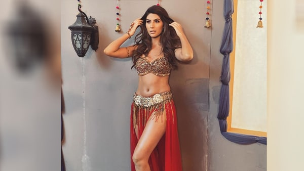 विदेशी होने के नाते छोटी-छोटी बातों के लिए लड़ना पड़ता है