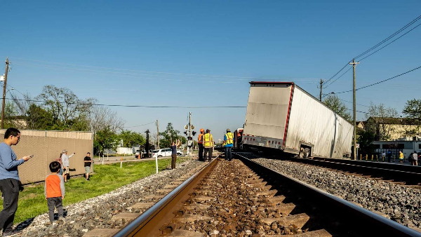 दुर्घटना में कोई व्यक्ति घायल नहीं