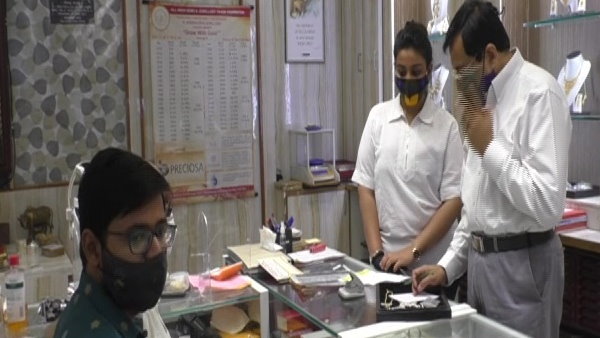 coronavirus effect on gold: Surat Gold trade slowed due to covid-19
