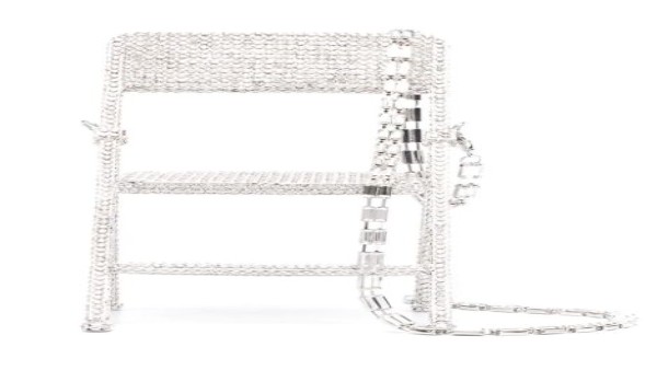 बैग को बेचने वाली वेबसाइट ने क्या कहा