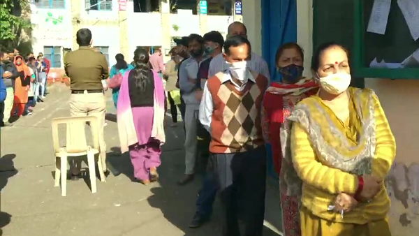 Himachal Pradesh municipal corporation elections Voting today, voters cast their votes