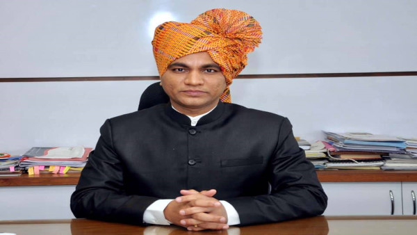 राजेंद्र भारुड़ के पास एमबीबीएस की डिग्री भी राजेंद्र भारुड़ के पास एमबीबीएस की डिग्री भी