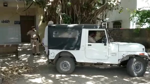  घनश्याम व तोताराम ले गए थे अपने साथ