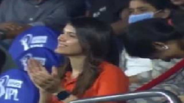 एसआरएच की सीईओ हैं काव्या मारन एसआरएच की सीईओ हैं काव्या मारन