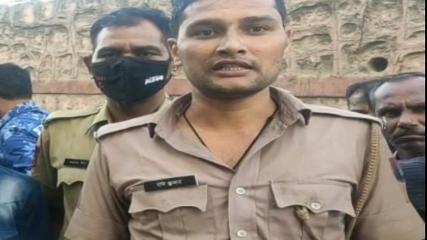  रवि को 40 फीट की ऊंचाई पर आवाज सुनाई दी