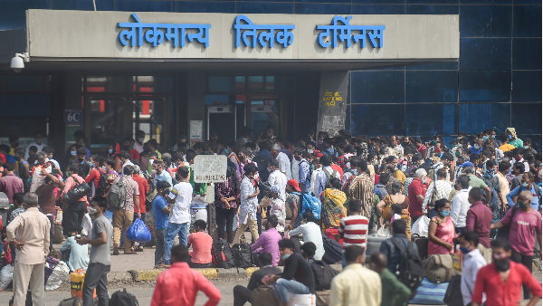 Mumbai: Huge crowd of migrant workers arrive at Lokmanya Tilak Terminus (LTT) in Kurla Mumbai: Huge crowd of migrant workers arrive at Lokmanya Tilak Terminus (LTT) in Kurla
