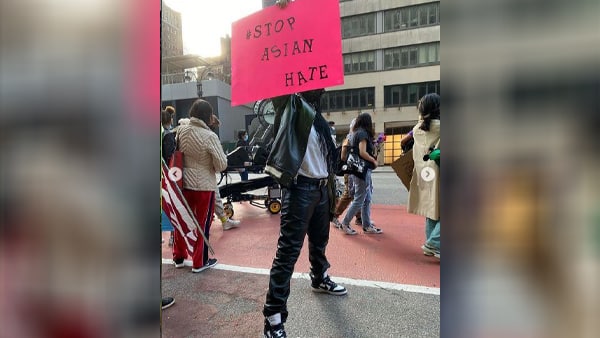 पहचान छुपाकर हुईं विरोध में शामिल