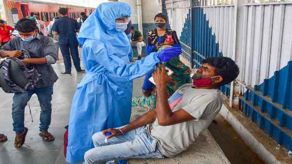 महाराष्ट्र के कई जिलों कोविड के खिलाफ जंग में पाई गई कमियां