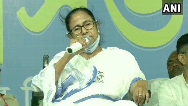 देश में सिर्फ दो सिंडिकेट, पहला पीएम मोदी और दूसरा उनका गालफुला दोस्त शाह- ममता बनर्जी देश में सिर्फ दो सिंडिकेट, पहला पीएम मोदी और दूसरा उनका गालफुला दोस्त शाह- ममता बनर्जी