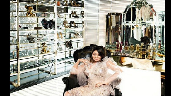 'मन्नत' की कई तस्वीरें शाहरुख-गौरी ने इंस्टाग्राम पर शेयर की 