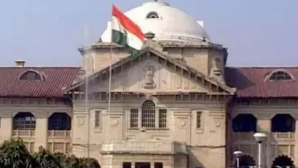 यूपी पंचायत चुनाव में 135 कर्मचारियों की कोरोना से मौत पर इलाहाबाद हाईकोर्ट का चुनाव आयोग को नोटिस यूपी पंचायत चुनाव में 135 कर्मचारियों की कोरोना से मौत पर इलाहाबाद हाईकोर्ट का चुनाव आयोग को नोटिस