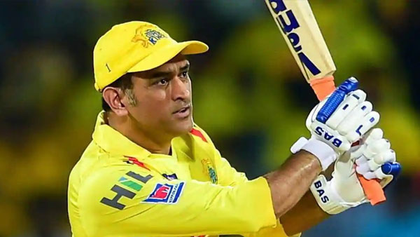 धोनी और सीएसके ने बदला करियर