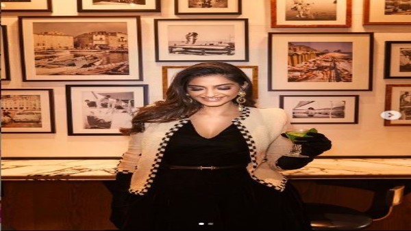 लंदन के नोटिंग हिल में खरीदा आलीशान घर