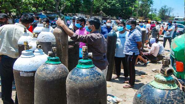 400 मीट्रिक टन ऑक्सीजन की सप्लाई 400 मीट्रिक टन ऑक्सीजन की सप्लाई