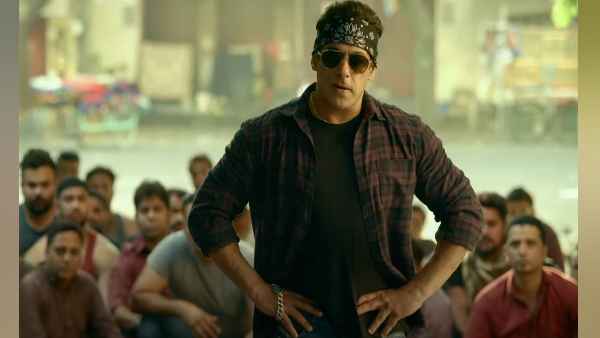 राधे में सलमान का किस देते हुए देख फैंस हुए हैरान 