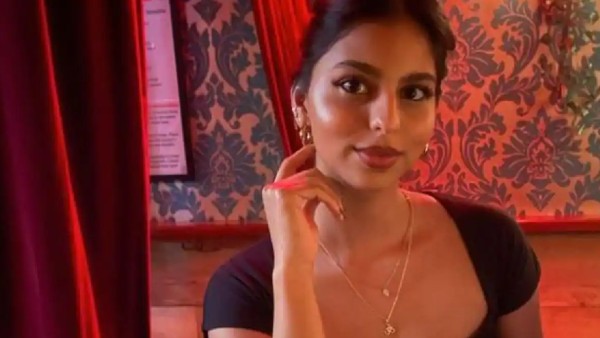 'ऊँ' वाले लॉकेट की फोटो हटाई 'ऊँ' वाले लॉकेट की फोटो हटाई