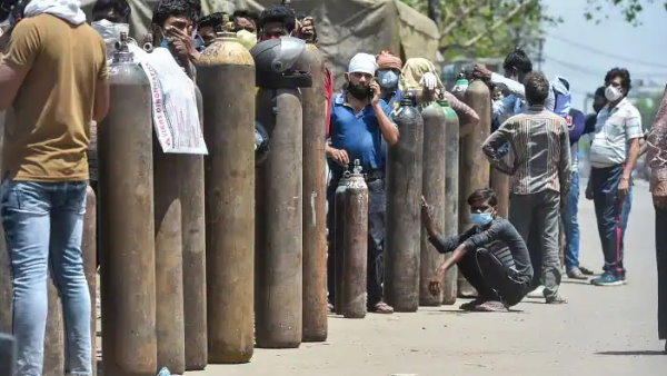 ऑक्सीजन के लिए मारामारी