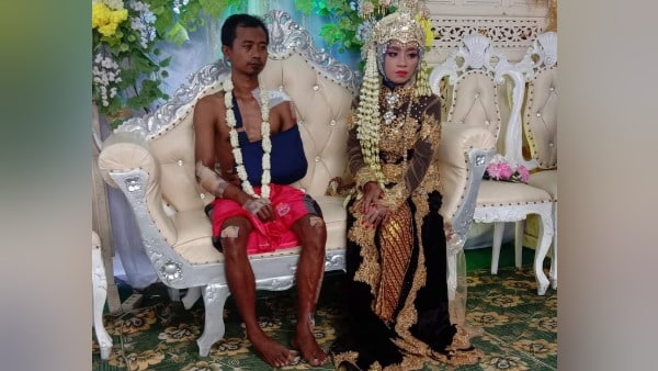 वायरल हुईं शादी की तस्वीरें