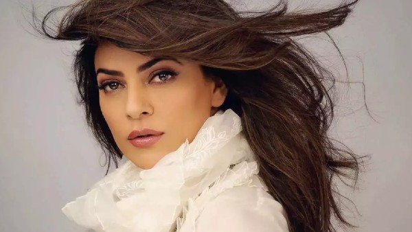 सुष्मिता ने पकड़ लिया उसका हाथ सुष्मिता ने पकड़ लिया उसका हाथ