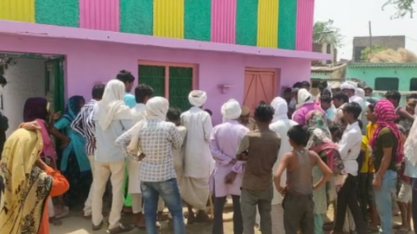 Tension after kidnapping of a Girl in Nandera Bas village of Kaman Bharatpur Tension after kidnapping of a Girl in Nandera Bas village of Kaman Bharatpur