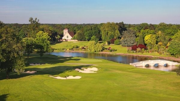 कंपनियों का रिकॉर्ड अधिग्रहण