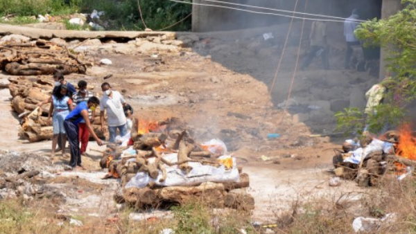 लाश ढोने के लिए सौदेबाजी