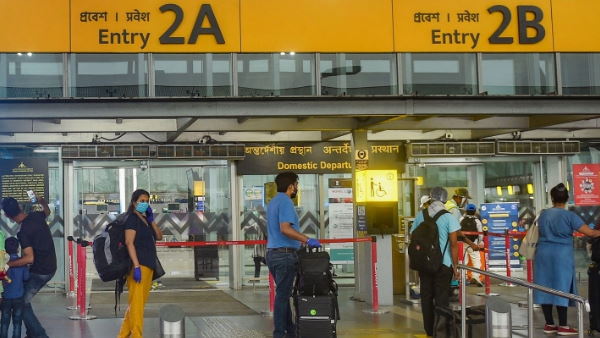 kolkata airport makes negative covid report mandatory, कोलकाता पहुंचने पर कोरोन रिपोर्ट जरूरी, coronavirus, west bengal, kolkata, Maharashtra, Karnataka, Kerala, Telangana, कोरोना वायरस, कोलकाता kolkata airport makes negative covid report mandatory, कोलकाता पहुंचने पर कोरोन रिपोर्ट जरूरी, coronavirus, west bengal, kolkata, Maharashtra, Karnataka, Kerala, Telangana, कोरोना वायरस, कोलकाता