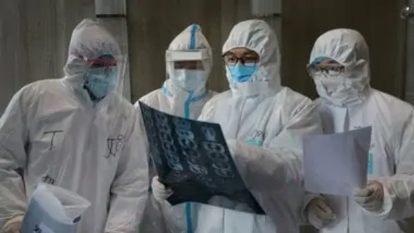 दिल्ली के कई अस्पतालों में ICU कोविड बेड्स की कमी दिल्ली के कई अस्पतालों में ICU कोविड बेड्स की कमी